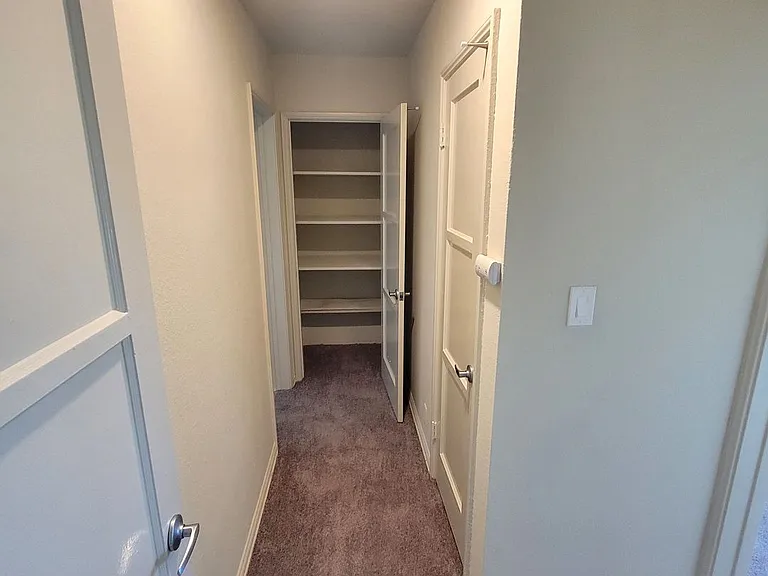 Le Park Apartments — Photo 8