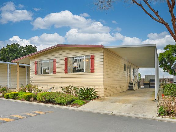 2nd image of 2881 Moss Hollow Dr #2881