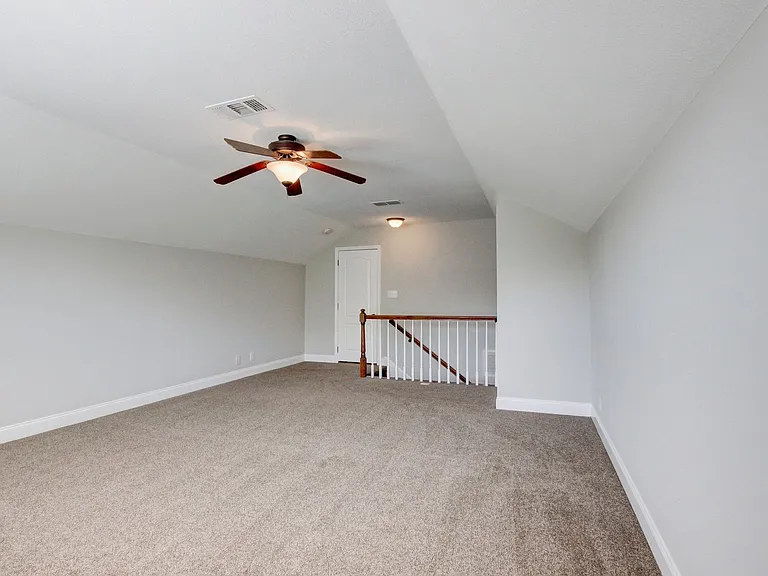 1384 Borrowdale Dr — Photo 32