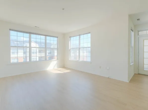 Four Avenue image 59 of 69