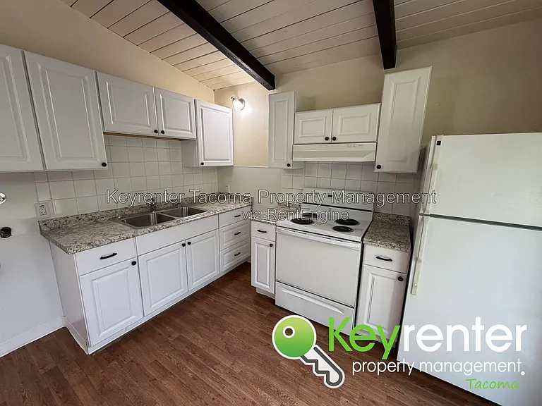 5720 62nd St W #3 — Photo 5