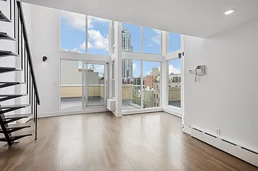 149 Franklin Street, #4B