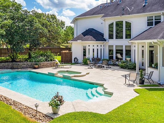 3rd image of 6002 Graystone Bluffs Ct