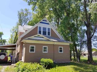 425 W McPherson St, Lindsborg, KS 67456