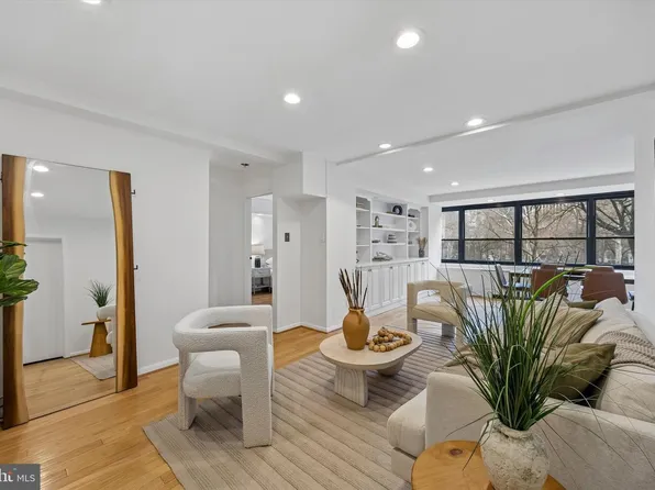 1810 Rittenhouse Sq APT 403, Philadelphia, PA 19103