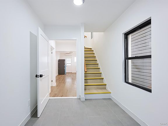 3rd image of 14936 Ash Avenue
