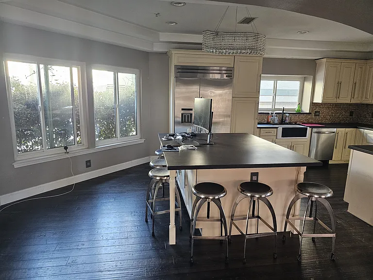 1805 Harriman Ln #A — Photo 17