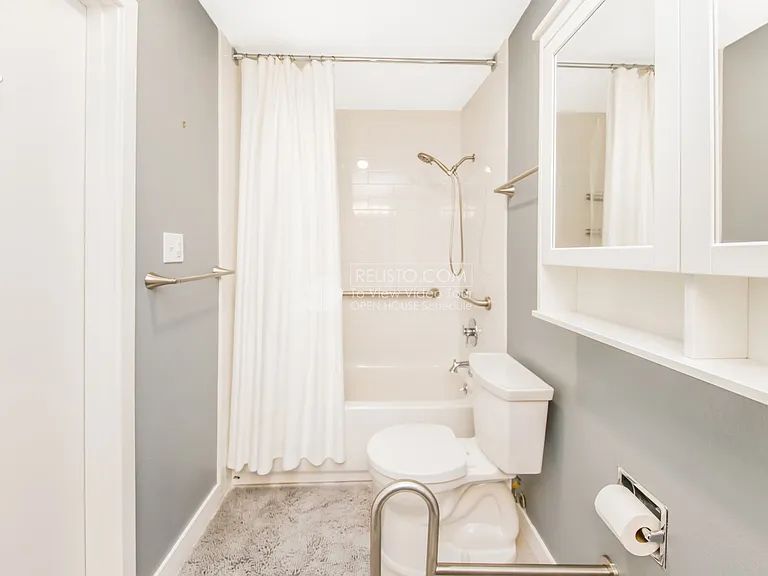 1425 Vallejo St #205 — Photo 12