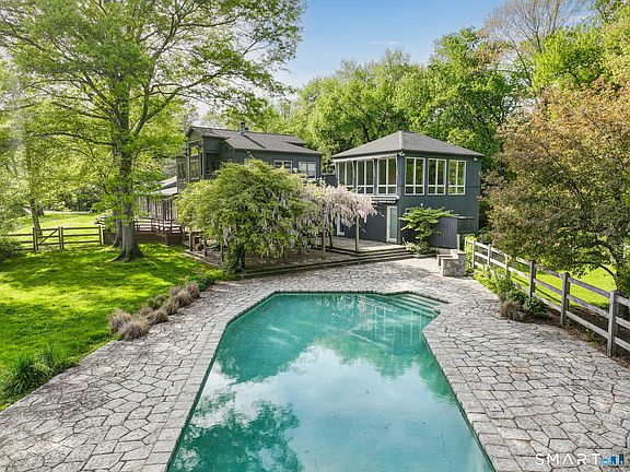 3rd image of 6 Old Orchard Drive