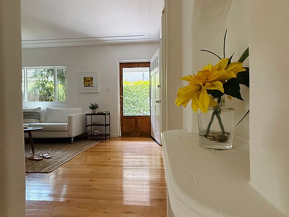 5th image of 1809 Oak St