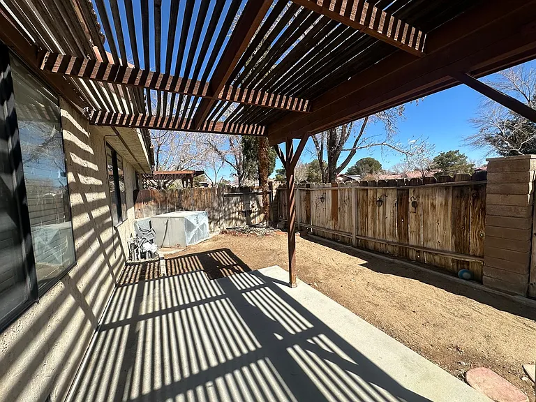 401 Tepatitlan Ct — Photo 22