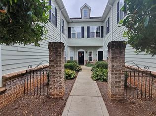 1368 21st Ave NE, Hickory, NC 28601