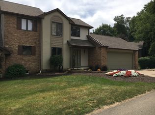 4920 Pond Dr NW, Canton, OH