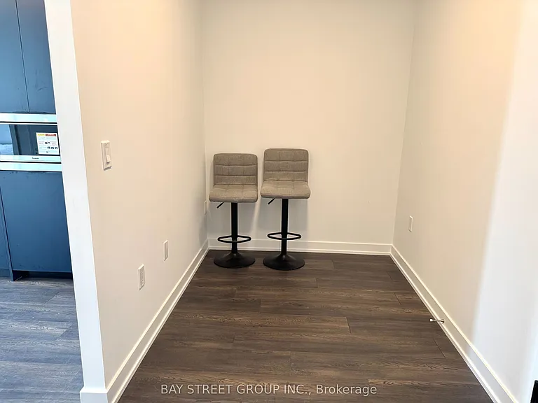 1037 The Queensway #607 — Photo 12
