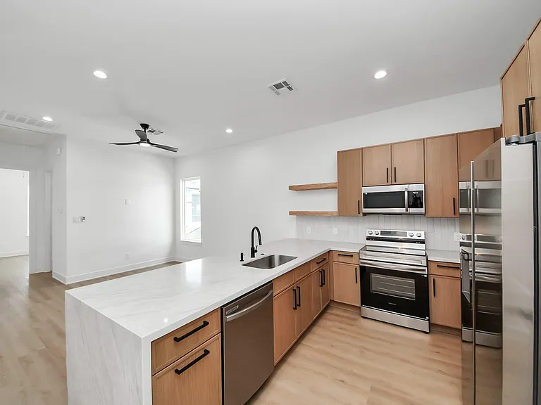 4607 Gunter St #B — Photo 12