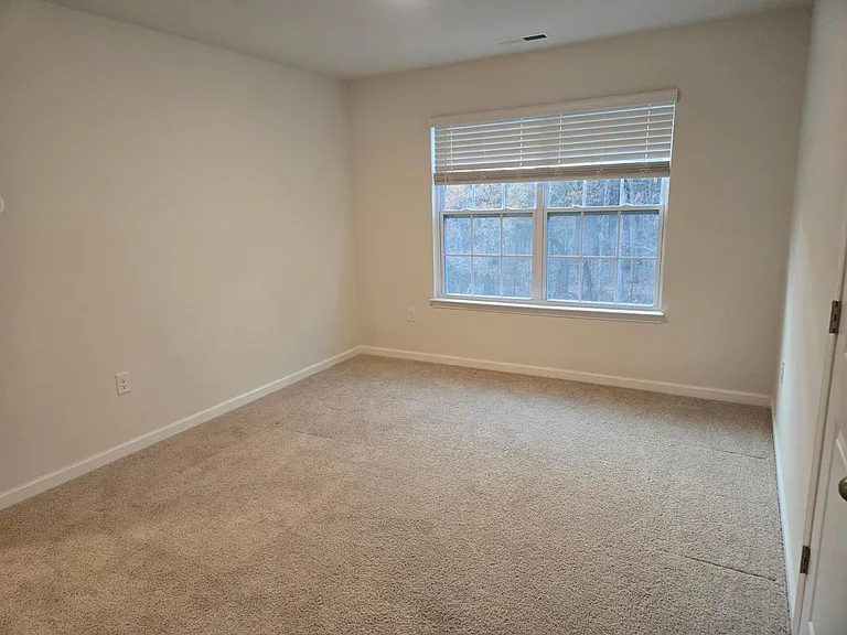 1134 Saddlebrook Dr — Photo 15