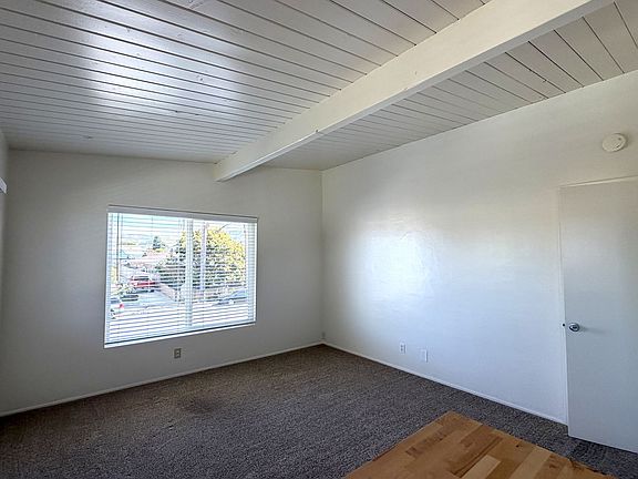 2nd image of 117-121 S K St #5