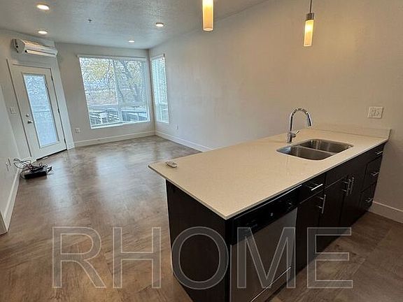4th image of 965 W Central Ave Unit 318