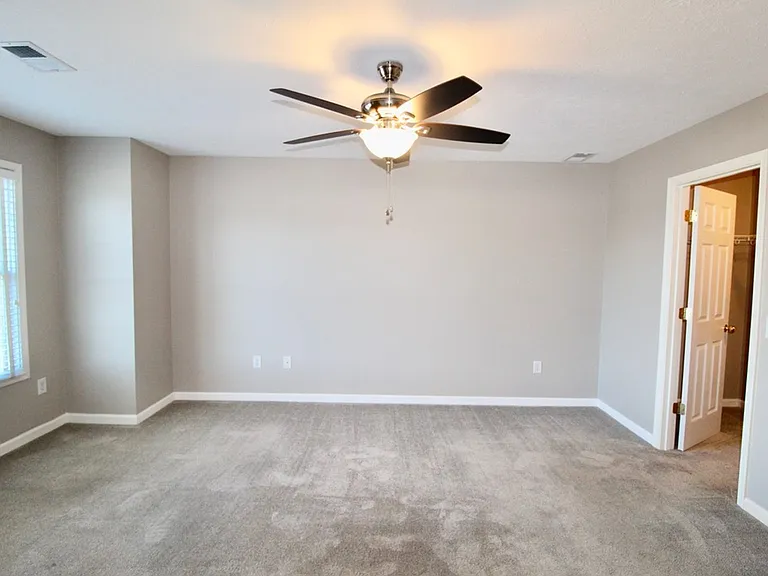 2189 Deyerle Ave — Photo 30