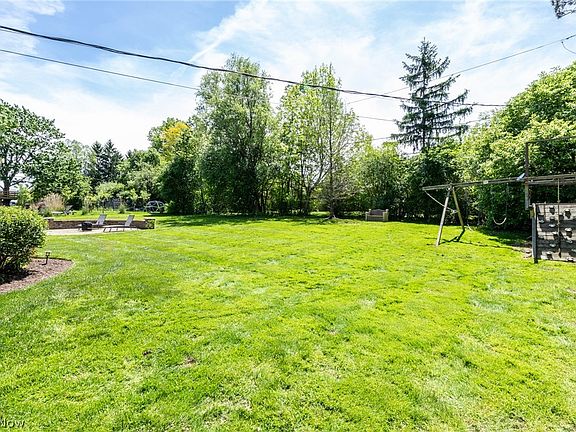 4th image of 24602 Hawthorne Dr