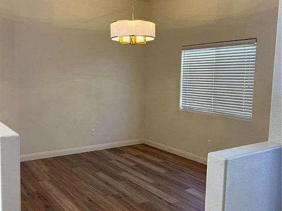 5th image of 825 Majestic Oak St
