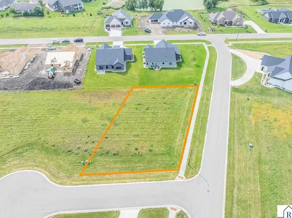 102 Butler Falls Ct, Mankato, MN 56001