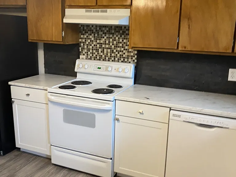 545 Moncrief Ave — Photo 7