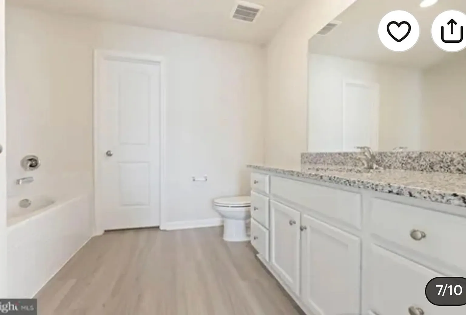Charming 3BR Townhome in Falling Waters — Photo 2
