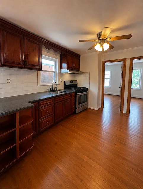 3 bed, 1600 sqft, $2,950 — Photo 2