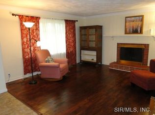 218 Linden Dr, Belleville, IL 62221