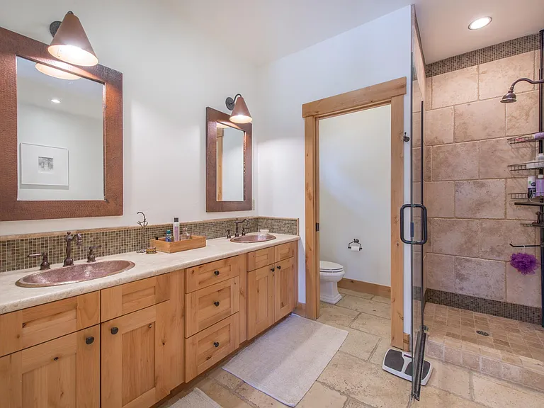 10183 Palisades Dr #1 — Photo 15