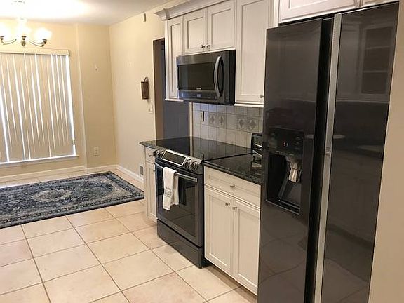 2nd image of 43 W Pond Ct