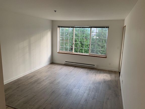 3rd image of 20034 15th Ave NE APT 307