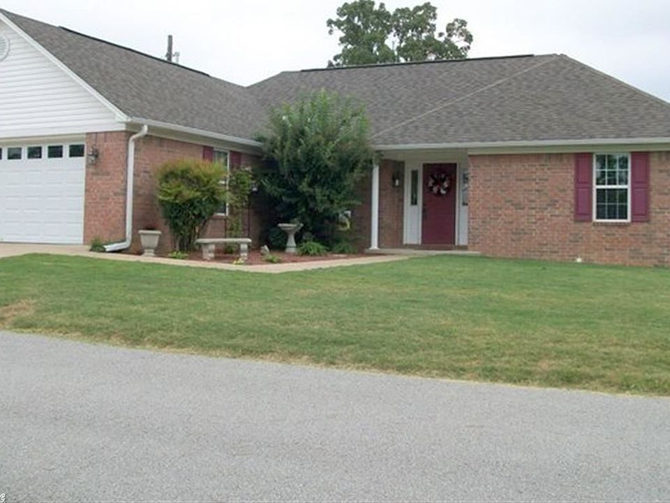 1st image of 107 Charles Thomas Blvd