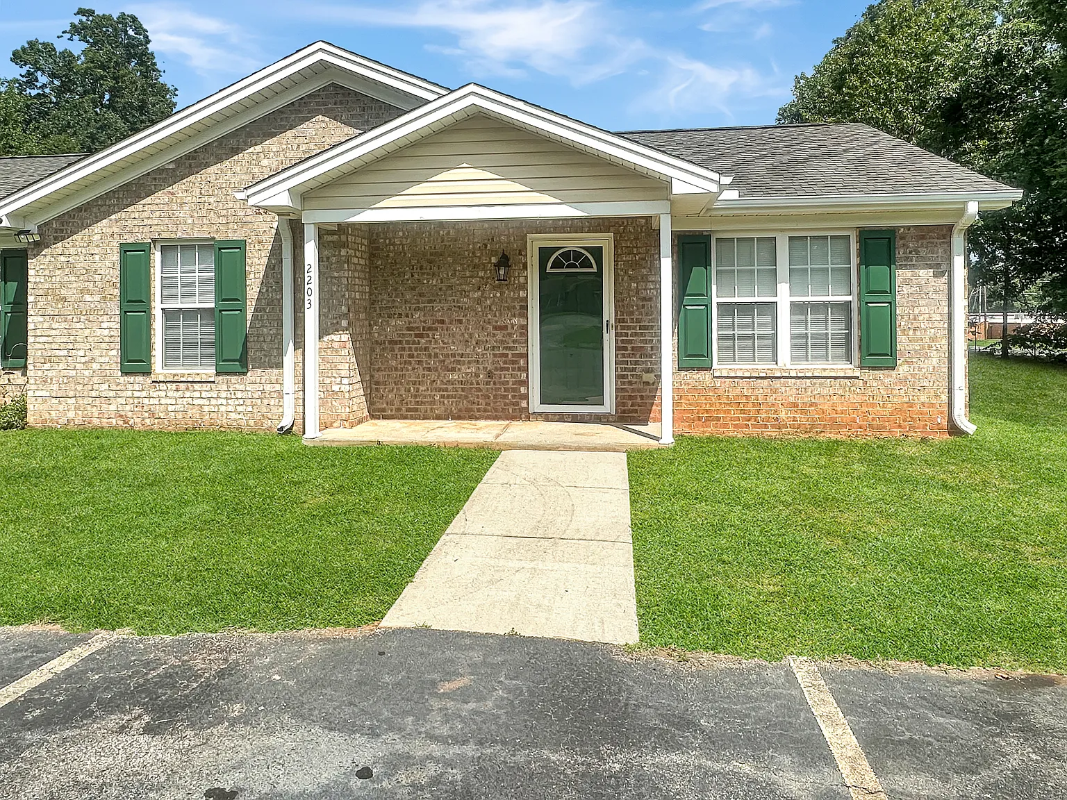 2 bed, $1,300 — Photo 2