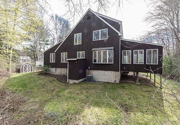 4th image of 643 Turnpike St
