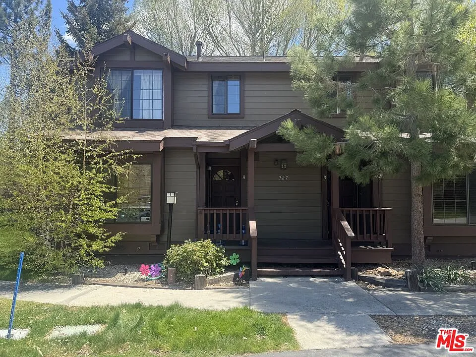 3 bed, 2.0 bath, 1374 sqft, $2,500 — Photo 2