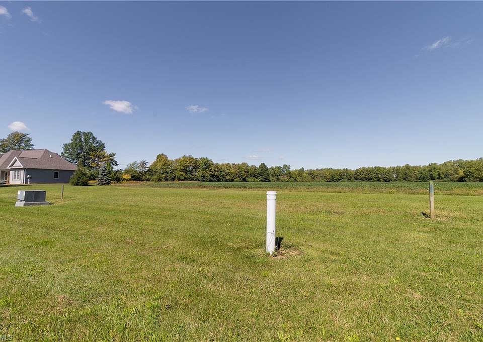 1st image of Spruce Dr