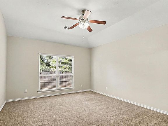 4th image of 11009 SW 39th Ct