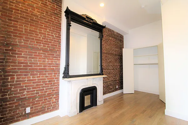 Rented by Bruma Realty LLC | media 14