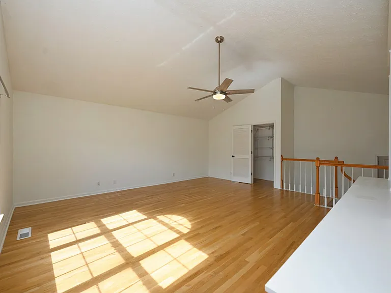 164 W Harbor Dr — Photo 35