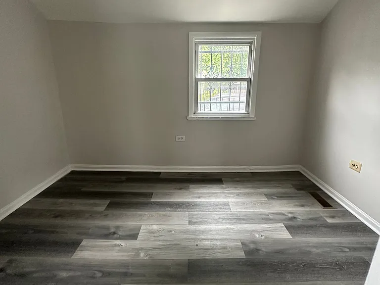 1631 S California Ave — Photo 14
