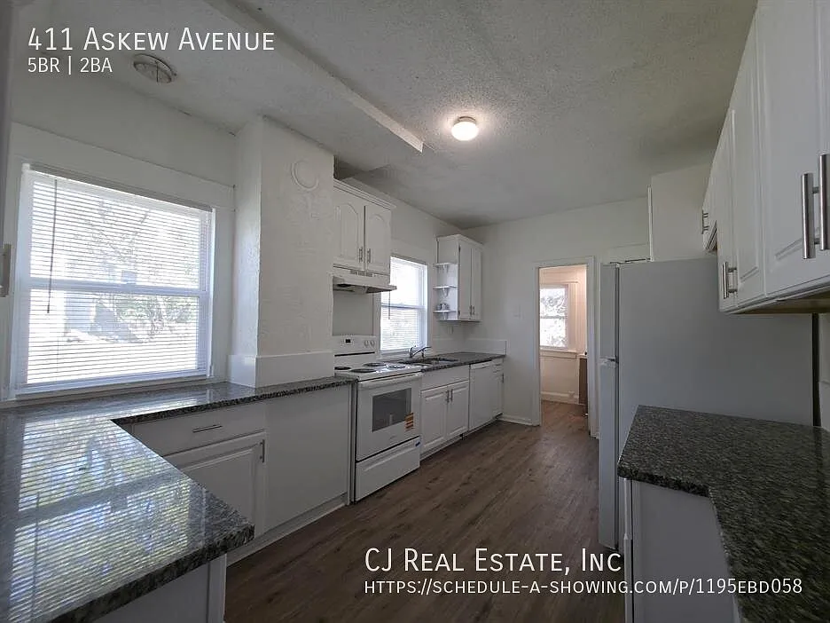 5 bed, 1.5 bath, $1,595 — Photo 2