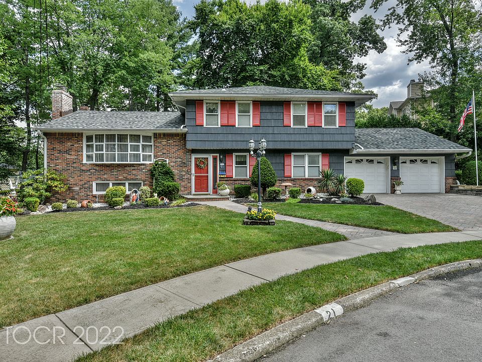 1st image of 21 Briarwood Ct