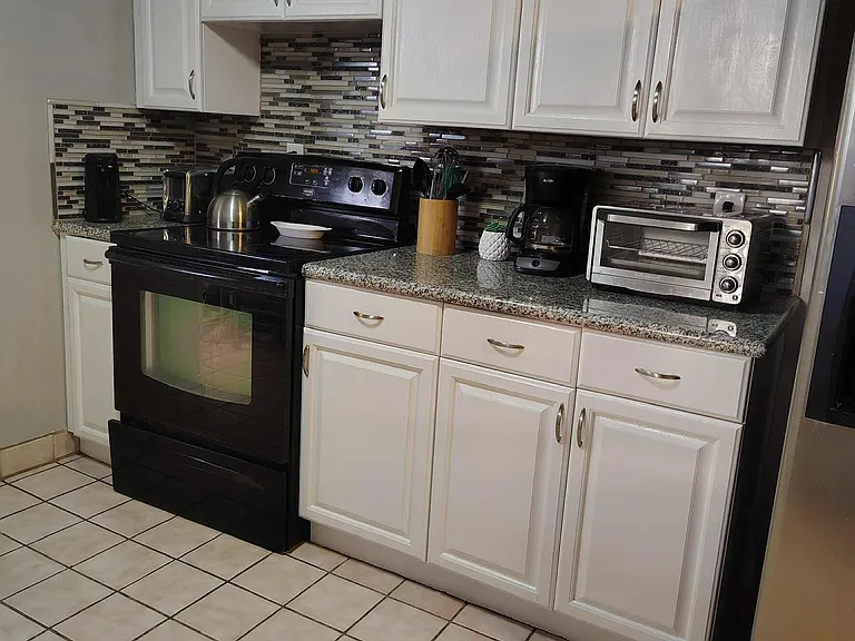 2825 E Manchester St — Photo 12