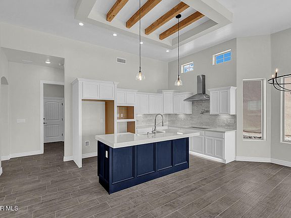 5th image of 905 Raegil St