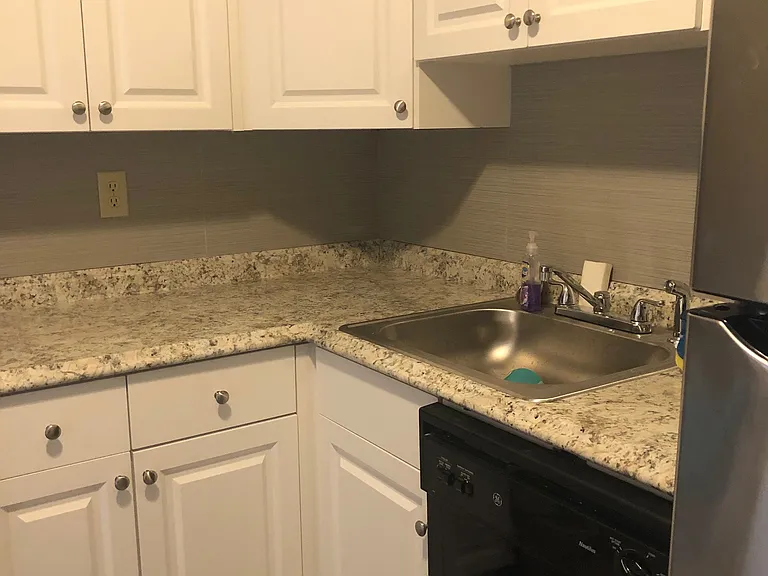 New cabinets, countertops and backsplash!