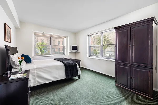 Sold by Compass | media 20