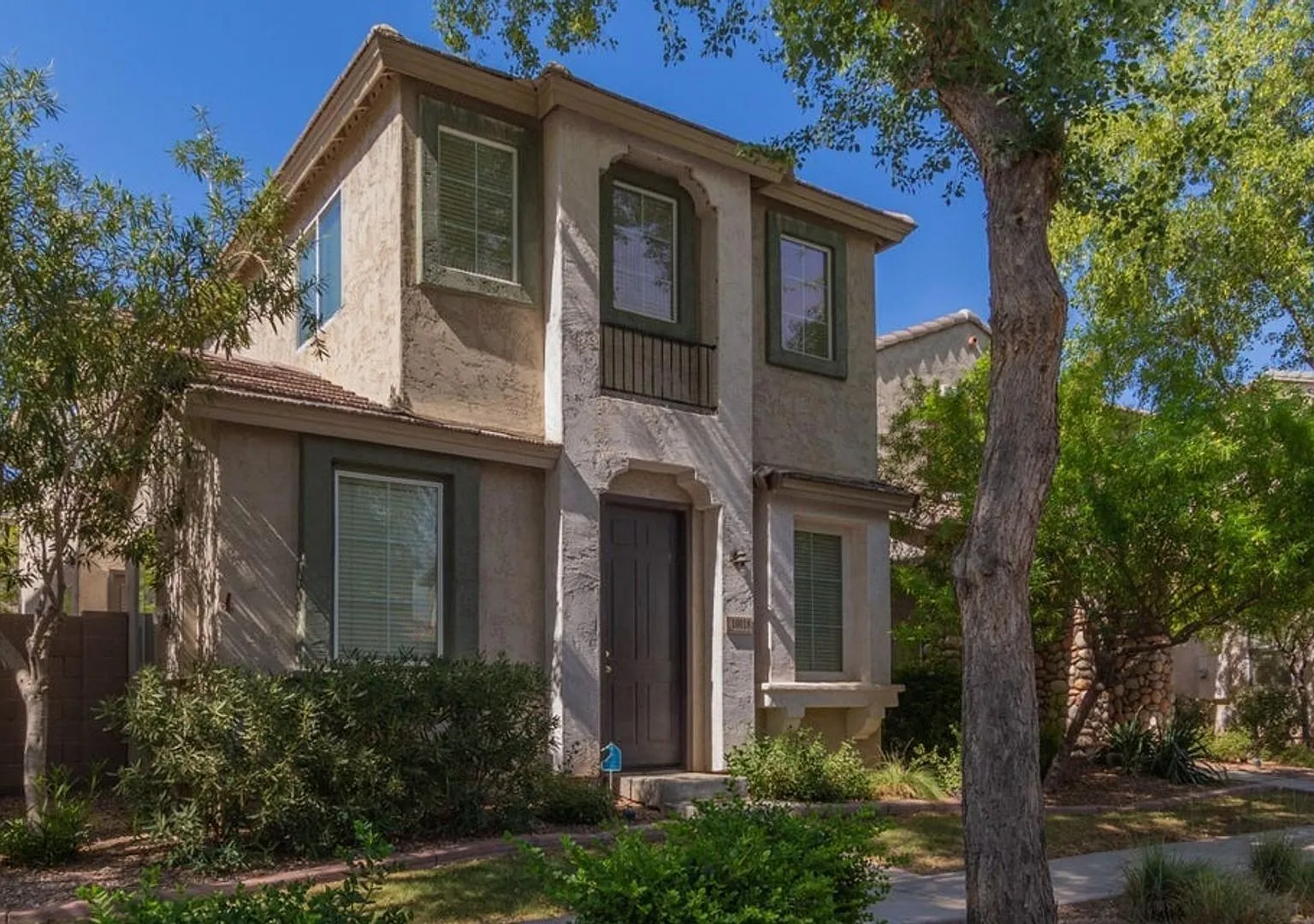 Charming 4 bed, 3 bath home in Tolleson!! — Photo 1
