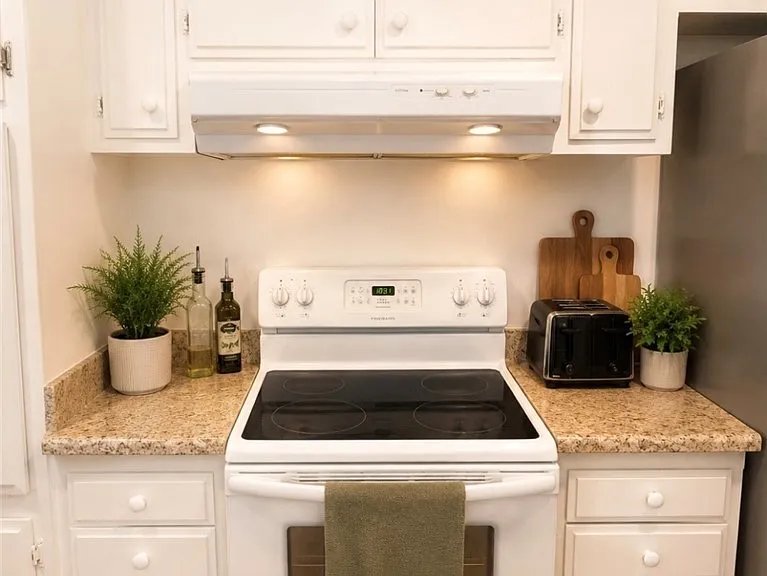 1212 Turquoise St — Photo 9